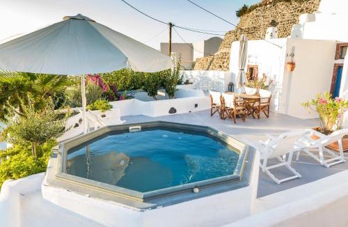 Finikia House | Gemini Cave Tzimara ,with mini plunge pool and hot tub