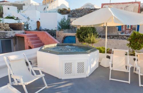 Finikia House | Gemini Cave Tzimara ,with mini plunge pool and hot tub