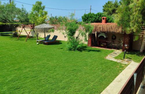 Chalcis Villa | George's family friendly maisonette with great exterior