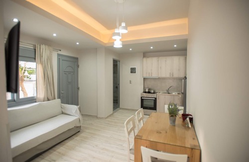 Lentas Apartment | Get up, have breakfast and enjoy the fantastic sea view!
