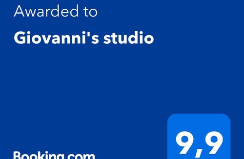 Vamvakopoulo Apartment | Giovanni's studio