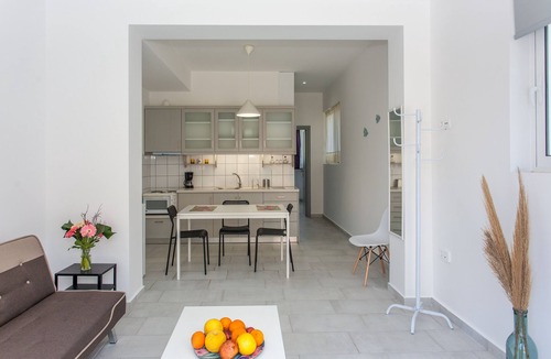 Kato Galatas Apartment | Glaros Homes