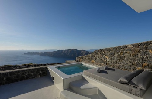 Imerovigli Villa | Glorious Santorini Suite | Dryad Suite | Breathtaking Sea Views