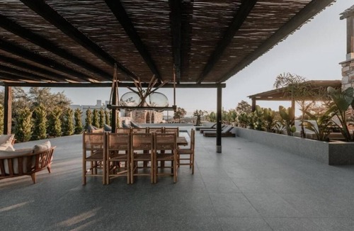 Plaka Villa | Glorious Villa With Private Pool & Jacuzzin