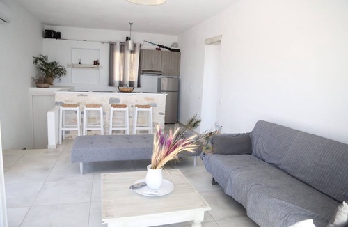 Piso Livadi Villa | Glymar