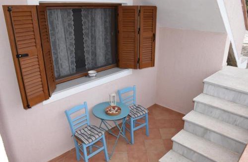 Sourpi Apartment | Goddesses Villa 1 in Nies