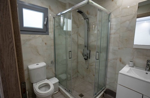 Alykes Apartment | Golden Dolphin Studios - 2 Bedroom House on the beach