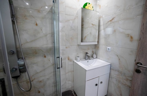 Alykes Apartment | Golden Dolphin Studios - 2 Bedroom House on the beach