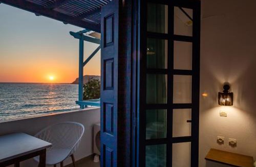 Lefkos Apartment | Golden Sand Studios