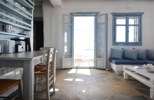 Drios Apartment | Gorgeous 2 bedroom apartment with sea views in Drios, near Golden Beach.