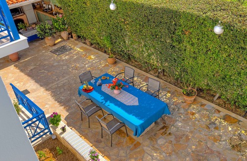 Agios Dimitrios Apartment | BBQ|Balcony|42Mbps|King|Backyard|Full Kitchen-1