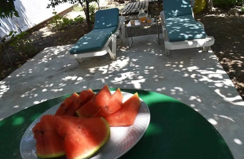 Archanes-Asterousia Apartment | Pirgos Colorful Studio, Sleeps 2, Parking WiFi Ac