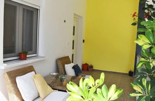 Archanes-Asterousia Apartment | Pirgos Colorful Studio, Sleeps 2, Parking WiFi Ac