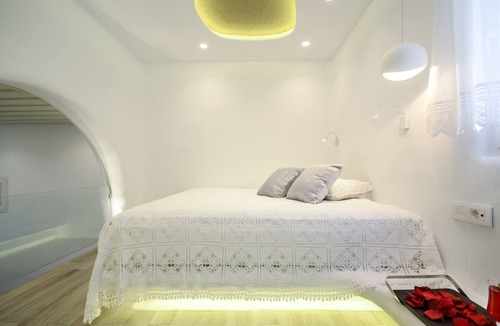 Plaka Bed & Breakfast | Grand Sea View Signature Suite with Jacuzzi