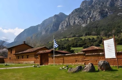 Gravia Villa | Gravias Villa with Fireplace and Barbecue, Mountain and River Views