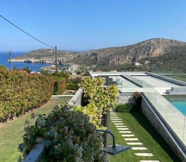 Kaki Thalassa House | Greek Sea Villas Kaki Thalassa 400m to the beach ,Athens