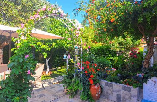 Elliniko-Argyroupoli Apartment | Green Dome Escape