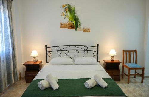 Kithira House | Green Parrot Apartments