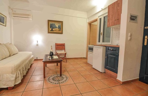 Kato Diminio Hotel | Green Village