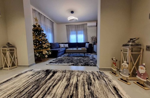 Trikala House | Grey Serenity - Charming 2-bedroom house in lovely Trikala with WiFi, AC