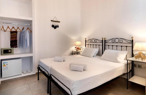 Ermoupoli House | Ground Floor Room