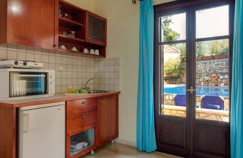 Douliana Apartment | Group Accomodation, Heliopetra Studios And Houses