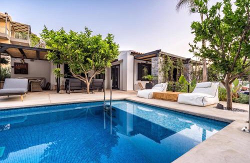 Lygaria Villa | HALO Ligaria Suite 100m next to the beach with private pool