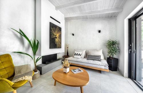 Lygaria Villa | HALO Ligaria Suite 100m next to the beach with private pool