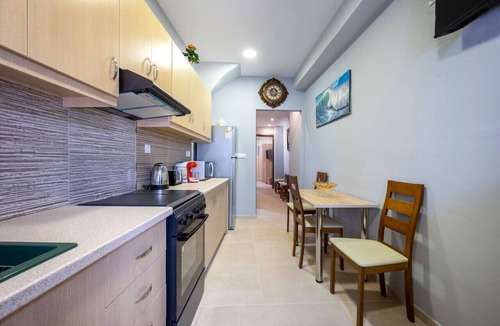 Kos Apartment | Harbor Harmony Hideout 1min to Beach