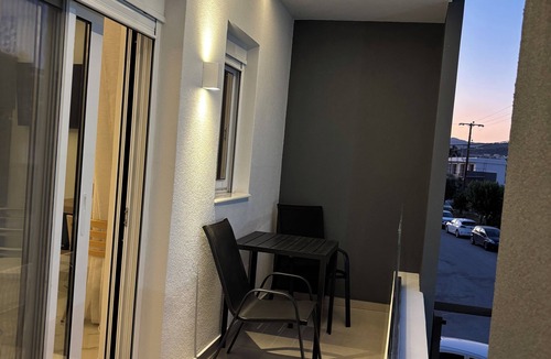 Haraki Apartment | Harriet Beauty Studios