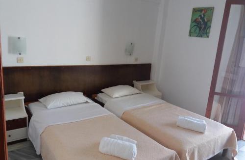 Acharavi Apartment | Harry's Bar & Apartments 1