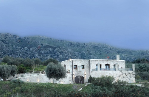 Varipetron Villa | Heliopetra Lux Villa with private Pool