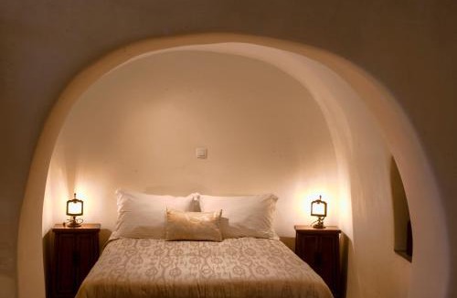 Finikia Apartment | Heliophos Boutique Caves