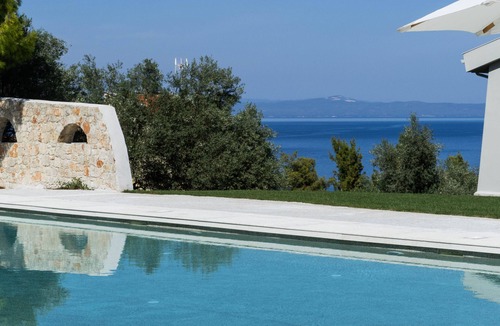 Kriopigi Villa | Helios Blue Villas: Creating New Summer Life Experiencesnn
