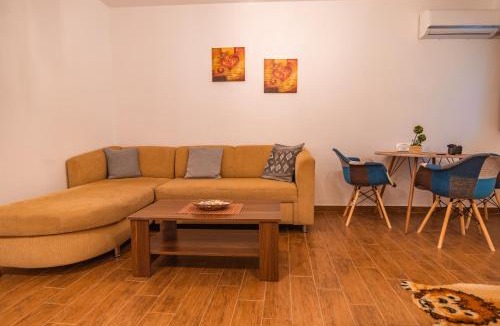 Faliraki Apartment | Helios Red & Blue