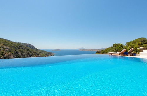 Asklipiio Villa | Hidden Gem with infinity pool overlooking 7 Islands,Villa in Hacienda style