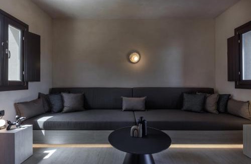 Vothon Hotel | Hidden Hills