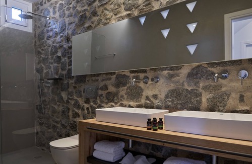Old Town Naxos House | Hill Club Naxos