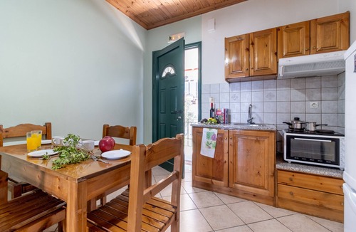 Vassiliki Apartment | Holiday Apartment 'Apostolos Apartment 5' Close to Beach with Sea View & Wi-Fi