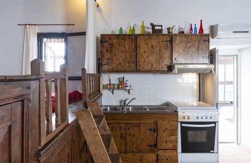 South Rhodes House | Holiday Home '1900's Traditional House in Asklipio' with Private Terrace, Wi-Fi and Air Conditioning