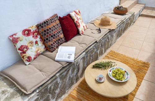 South Rhodes House | Holiday Home '1900's Traditional House in Asklipio' with Private Terrace, Wi-Fi and Air Conditioning