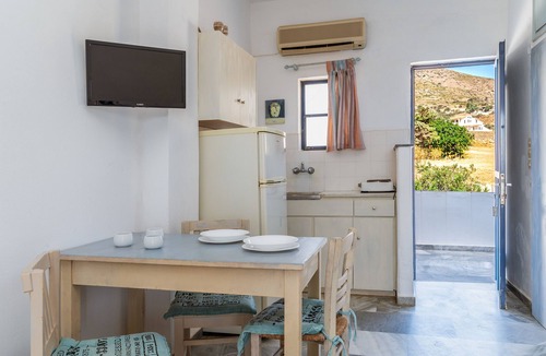 Kipri House | Holiday Home '1b Kypri Seaview Perasma Studio' with Sea View, Wi-Fi and Air Conditioning