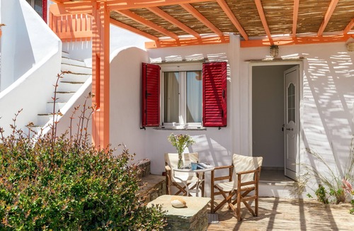 Agios Ioannis House | Holiday Home 'Anemologio 202 Studio Tinos' with Sea View, Wi-Fi and Air Conditioning