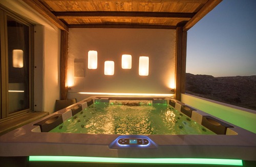 Plintri House | Holiday Home 'Aris Sky Suite Private Mini Poolspa' with Sea View, Wi-Fi and Air Conditioning