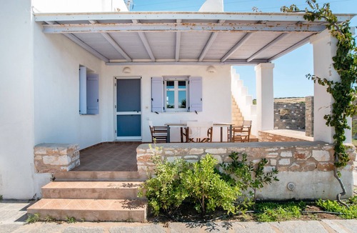 Chrissi Akti House | Holiday Home 'Blue Xenia' with Sea View, Wi-Fi and Air Conditioning