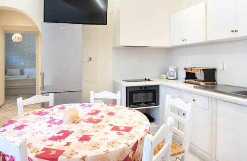 Glinado House | Holiday Home 'Elysium' with Sea View, Wi-Fi and Air Conditioning
