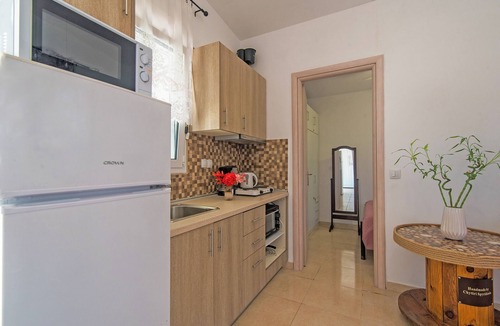 Sinarades House | Holiday Home 'Estate Patsou' with Mountain View, Private Terrace and Wi-Fi
