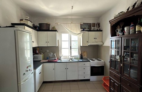 Kithira House | Holiday Home 'Family Apartment In Potamos Kythira' with Mountain View, Wi-Fi and Air Conditioning
