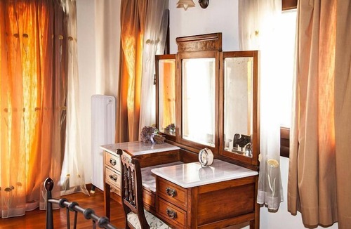 Archanes House | Holiday home in the Archanes with a garden