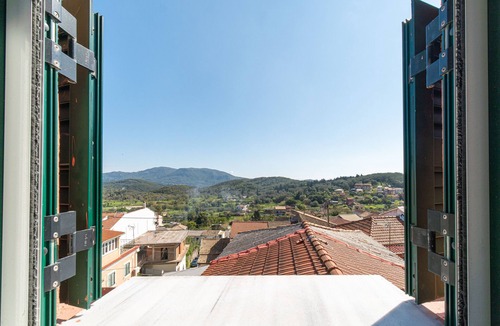 Dafnata House | Holiday Home 'Irene's Loft' with Mountain View, Balcony & Wi-Fi